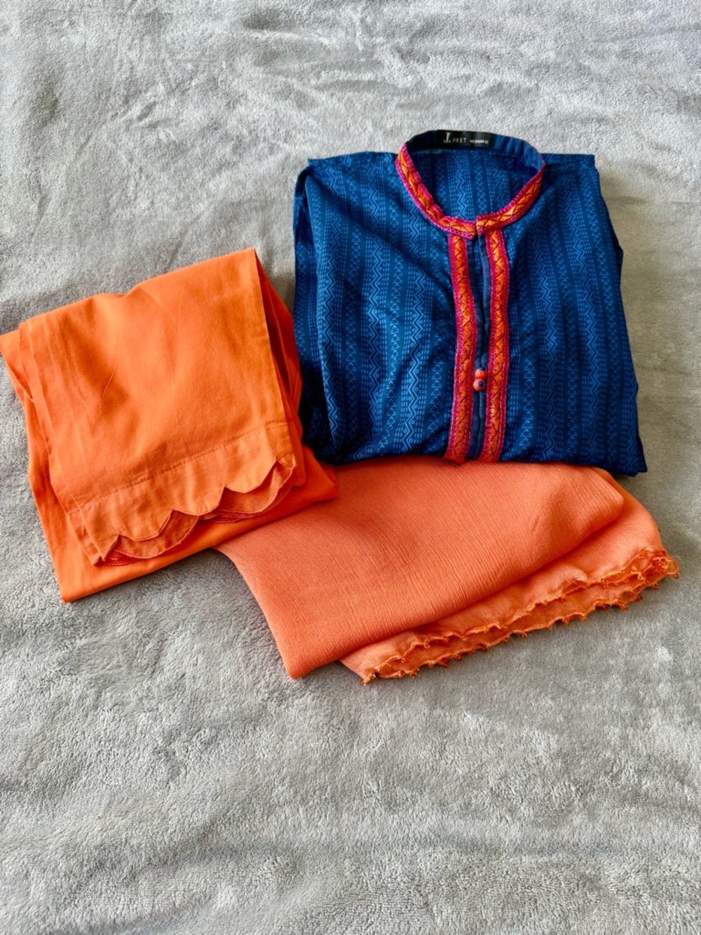J. Medium size dress